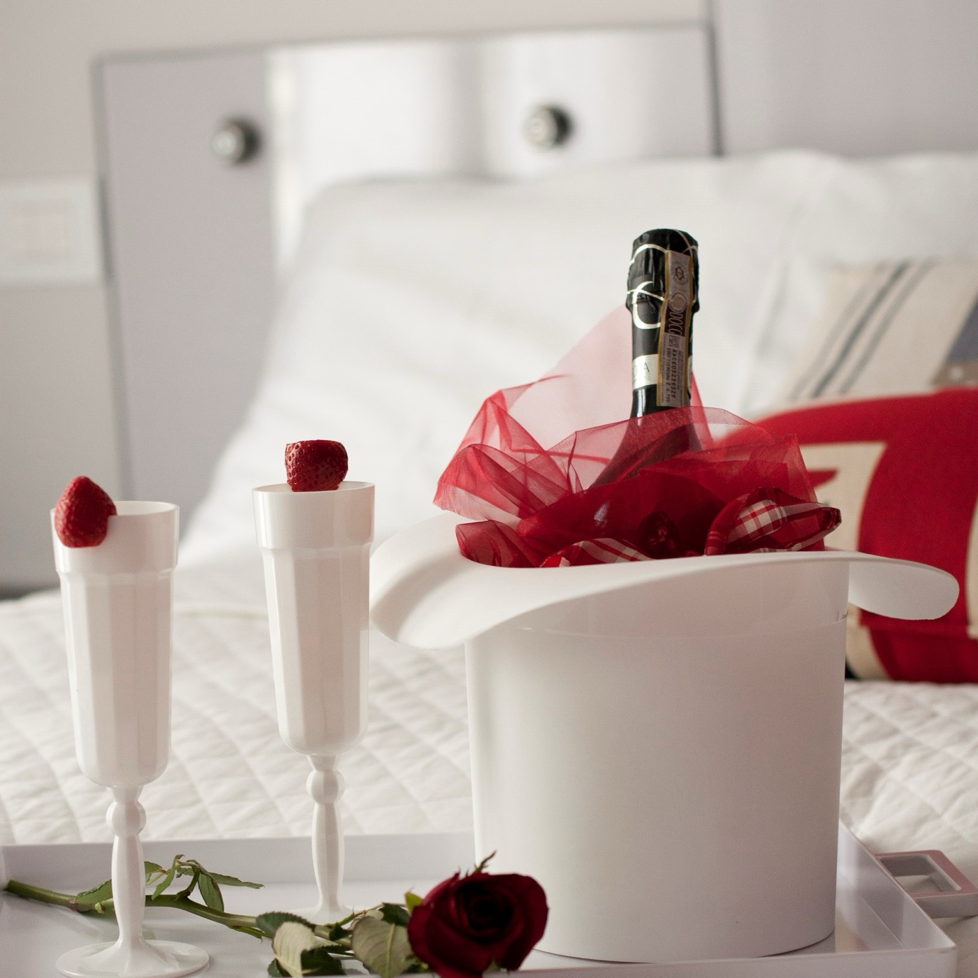 Glam room, bathroom